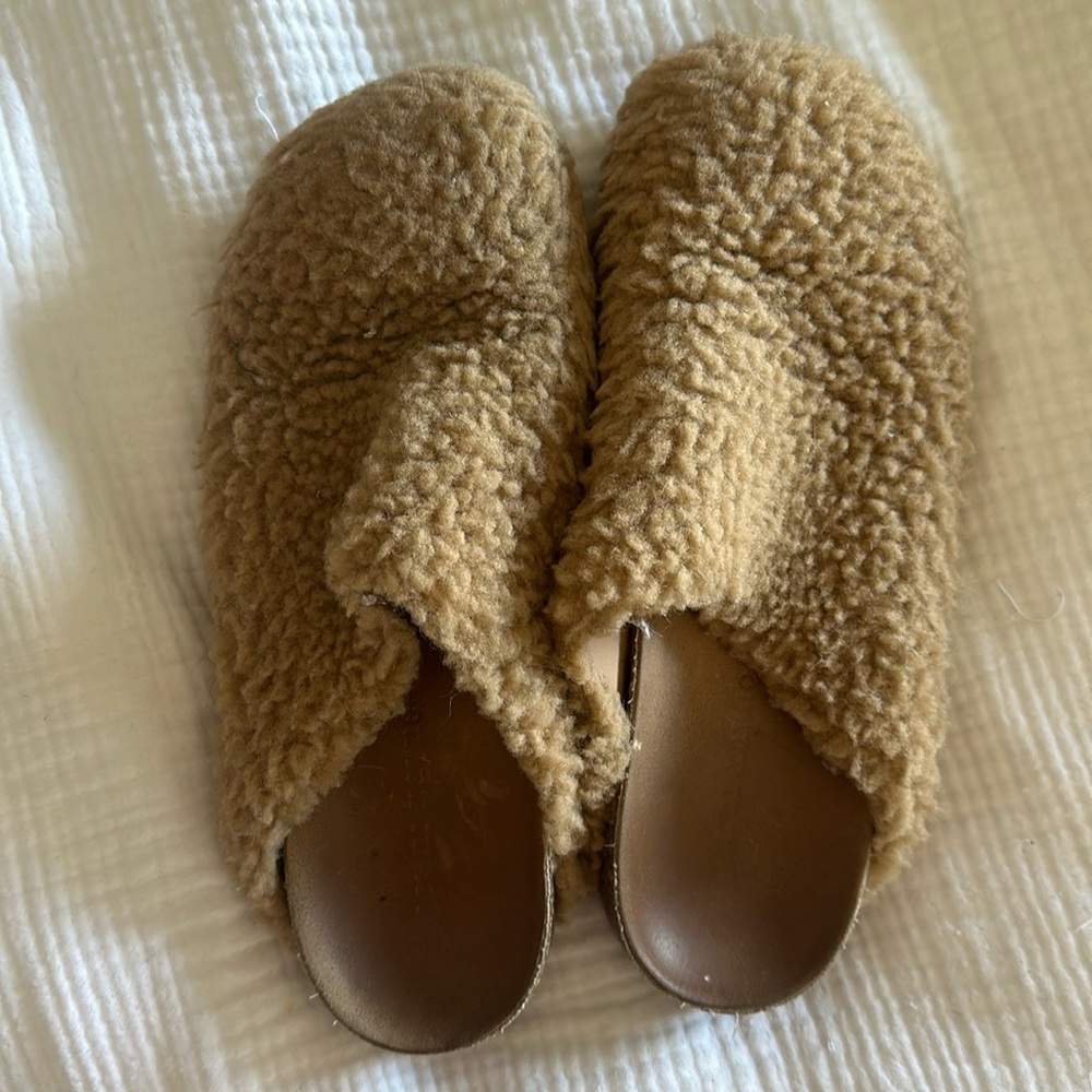 JENNI KAYNE
Shearling Moc Clog